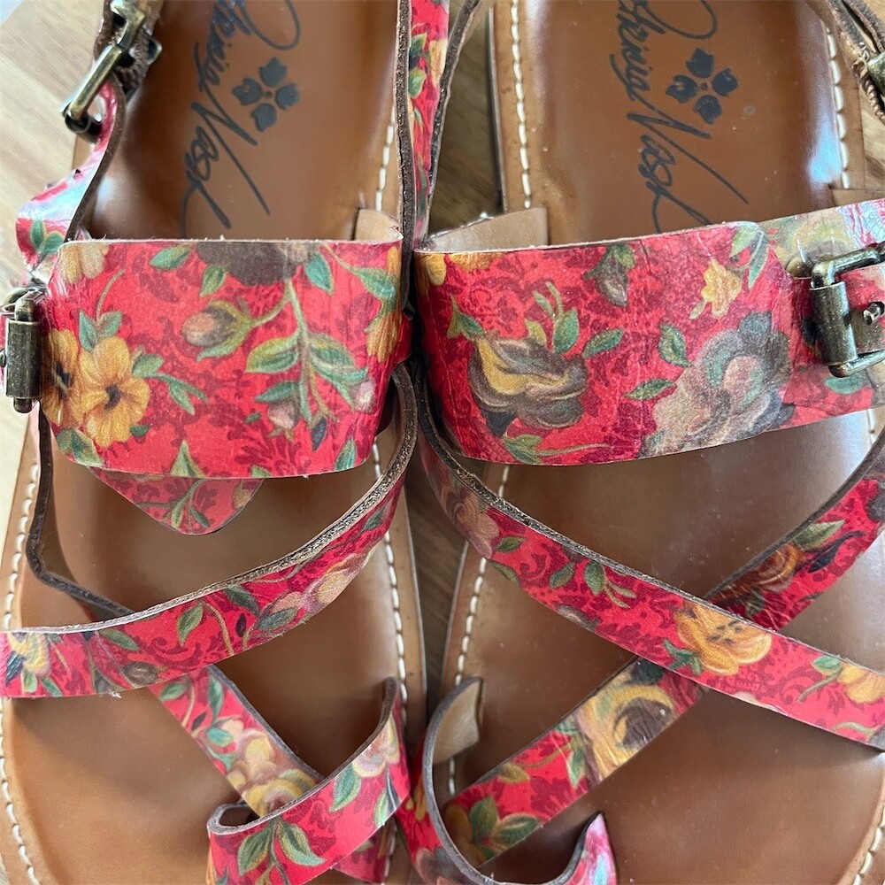 SOLD 

Patricia Nash Sandals Womens Size 8 Red Multi Floral Slingback Buckle